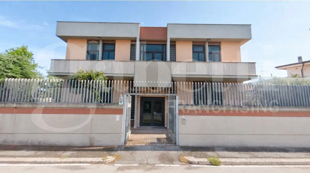 Palazzo/Stabile in vendita a Aprilia - foto 3