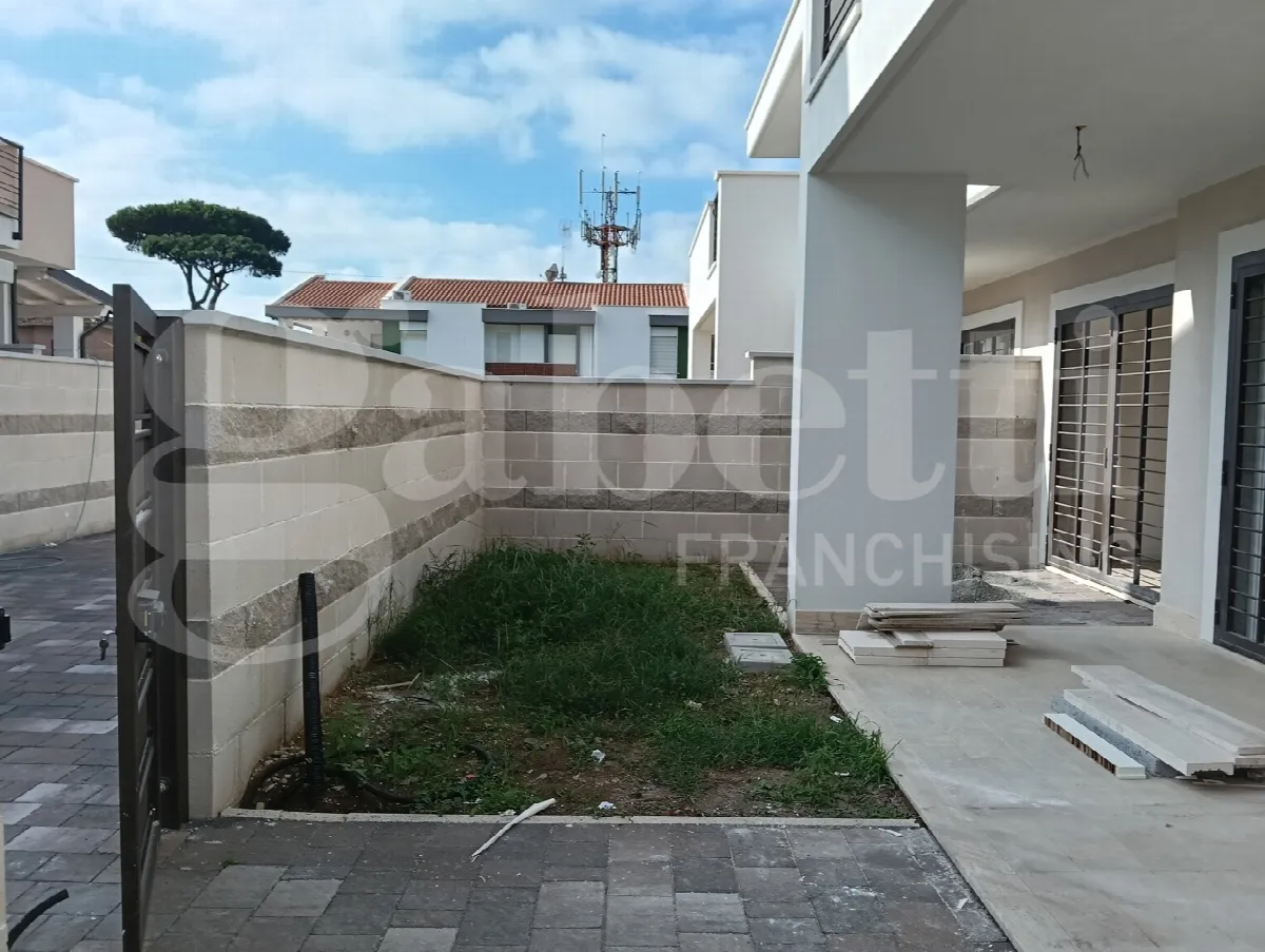 Casa Indipendente in vendita ad Anzio - foto 3