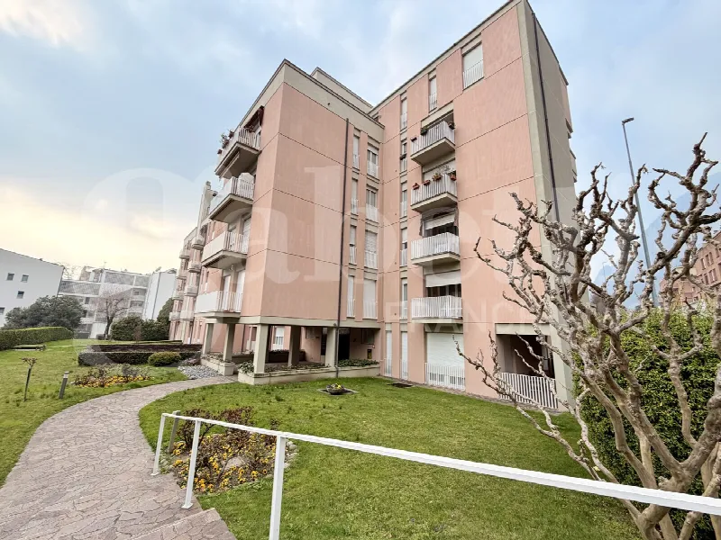 Appartamento in vendita a Lecco, Centro, lungolago - foto 1