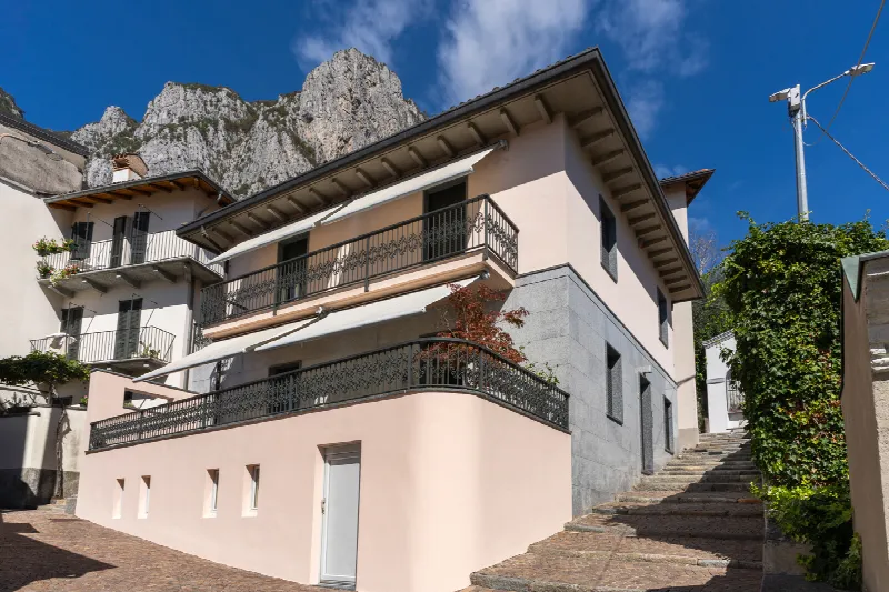 Casa Indipendente in vendita a Lecco, San Giovanni, Rancio, Laorca - foto 1