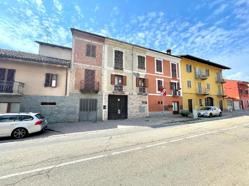 Casa Indipendente in vendita a Canale - foto 1