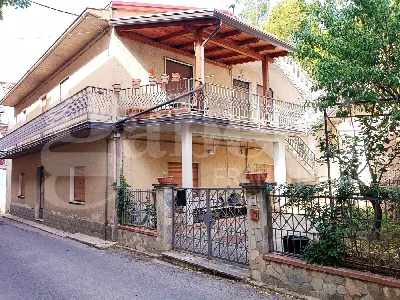 Casa Indipendente a Luzzi
