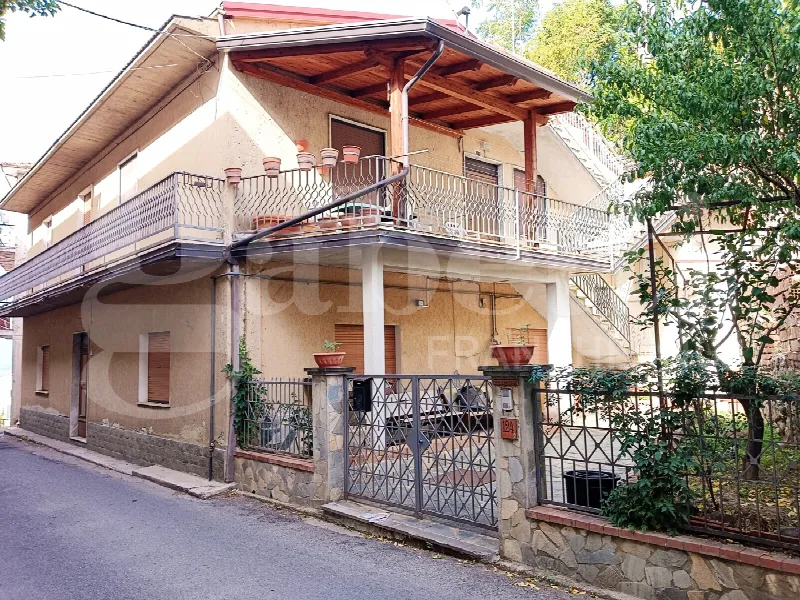 Casa Indipendente in vendita a Luzzi - foto 1