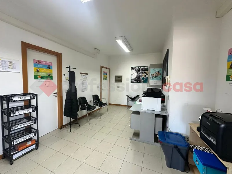 Ufficio in vendita ad Arezzo, Indicatore, San Giuliano, Via Fiorentina - foto 1
