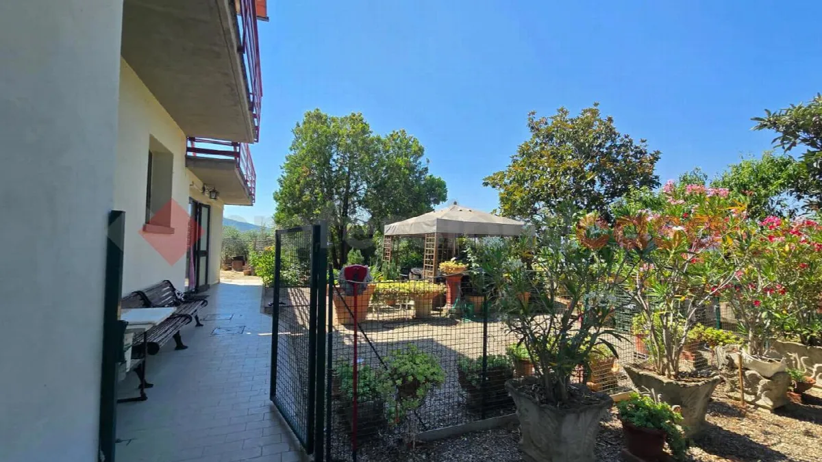 Casa Indipendente in vendita ad Arezzo, San Zeno, Puliciano, Rigutino - foto 4