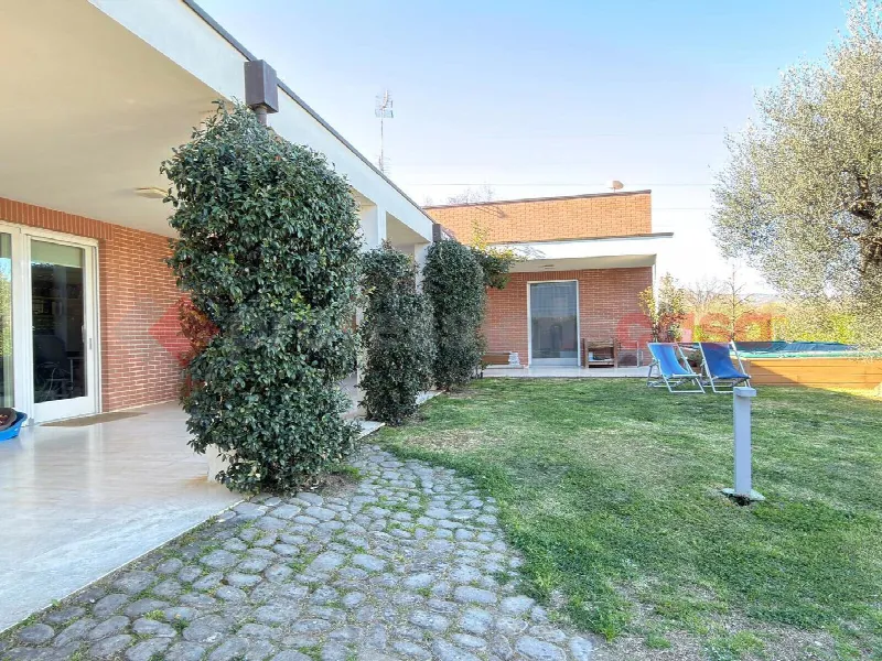 Casa Indipendente in vendita ad Arezzo, Chiassa Superiore, Giovi, Quarata - foto 1