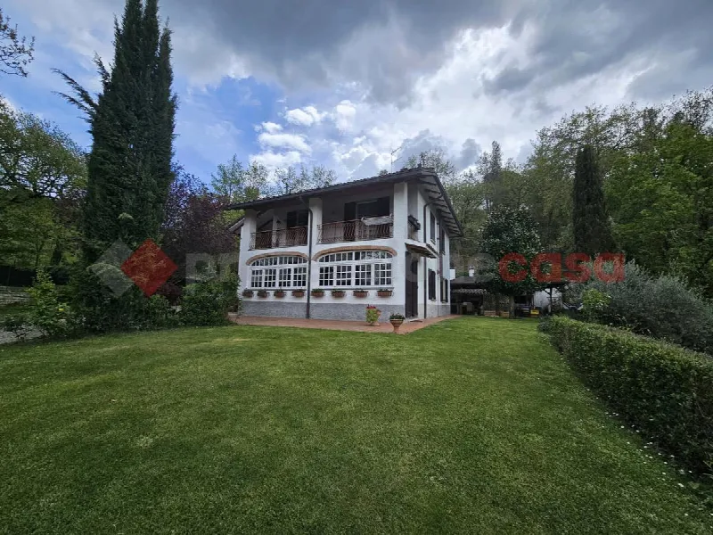 Casa Indipendente in vendita ad Arezzo, Palazzo Del Pero, Santa Maria Alla Rassinata - foto 1