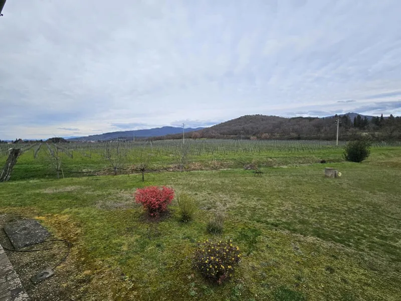 Casa Indipendente in vendita ad Arezzo, San Zeno, Puliciano, Rigutino - foto 1