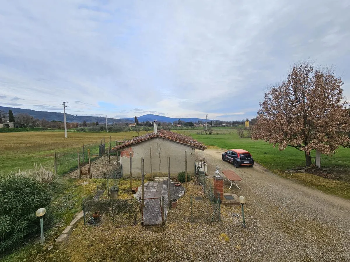 Casa Indipendente in vendita ad Arezzo, San Zeno, Puliciano, Rigutino - foto 2