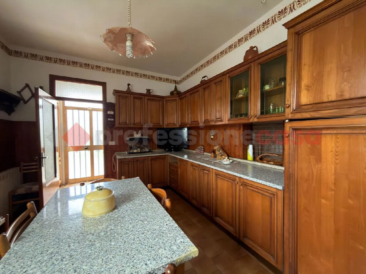 Casa Indipendente in vendita ad Arezzo, San Zeno, Puliciano, Rigutino - foto 2