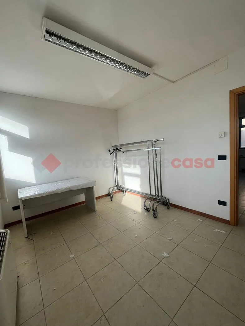 Ufficio in vendita ad Arezzo, Indicatore, San Giuliano, Via Fiorentina - foto 5