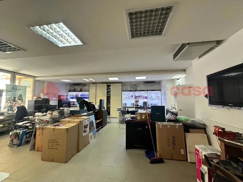 Ufficio in vendita ad Arezzo, Indicatore, San Giuliano, Via Fiorentina - foto 1