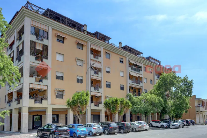 Appartamento in vendita a Latina, Centro, Centro Storico, Nicolosi - foto 1