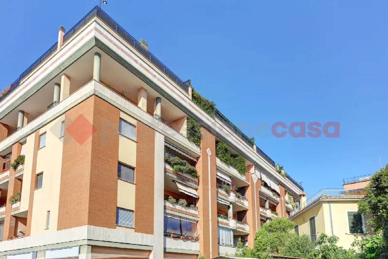 Appartamento in vendita a Latina, Centro, Centro Storico, Nicolosi - foto 1