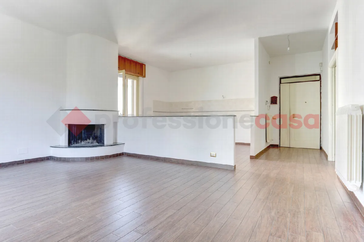 Appartamento in vendita a Latina, Centro, Centro Storico, Nicolosi - foto 2