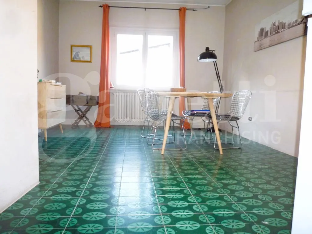 Casa Indipendente in vendita ad Angera - foto 4
