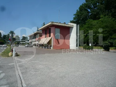 Palazzo/Stabile in vendita a Cadrezzate - foto 3