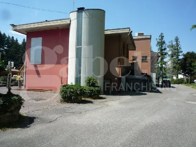 Palazzo/Stabile in vendita a Cadrezzate - foto 7