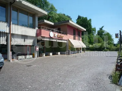 Palazzo/Stabile in vendita a Cadrezzate - foto 2