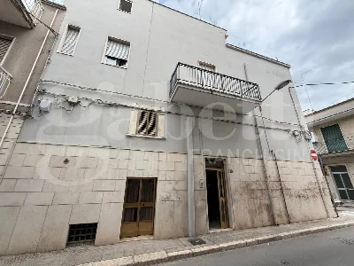 Palazzo/Stabile in vendita a Andria - foto 1