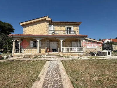 Villa a Statte