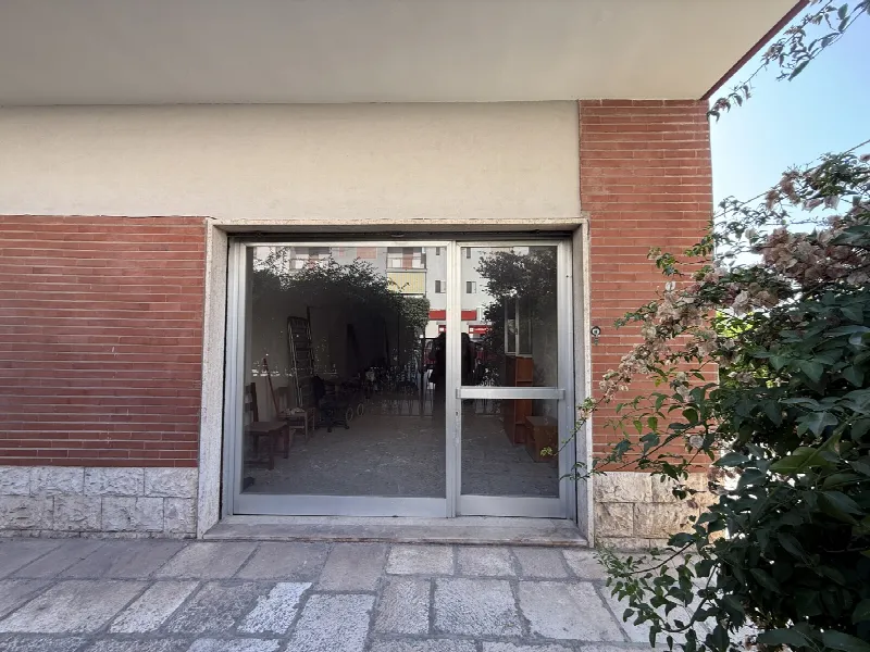 Palazzo/Stabile in vendita a Statte - foto 2