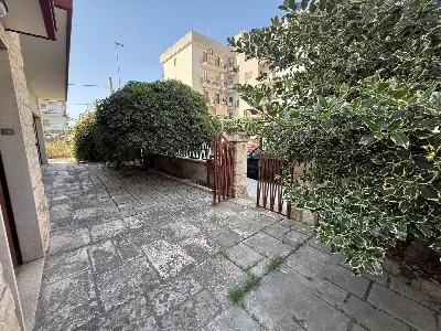 Palazzo/Stabile in vendita a Statte - foto 6