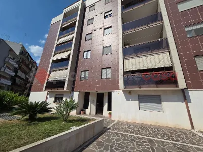 Appartamento in vendita a Taranto, Tre car... - foto 1