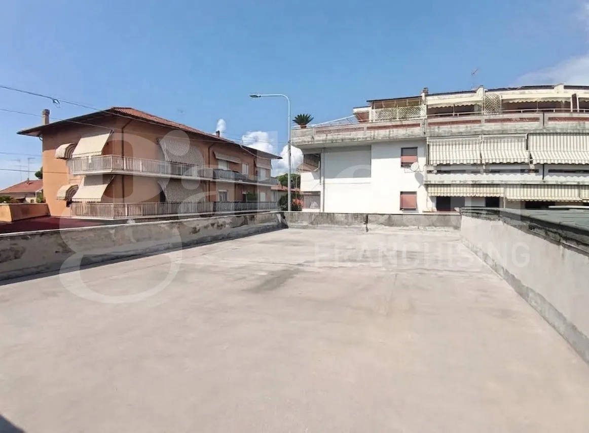 Appartamento in vendita a Carrara, Avenza - foto 2