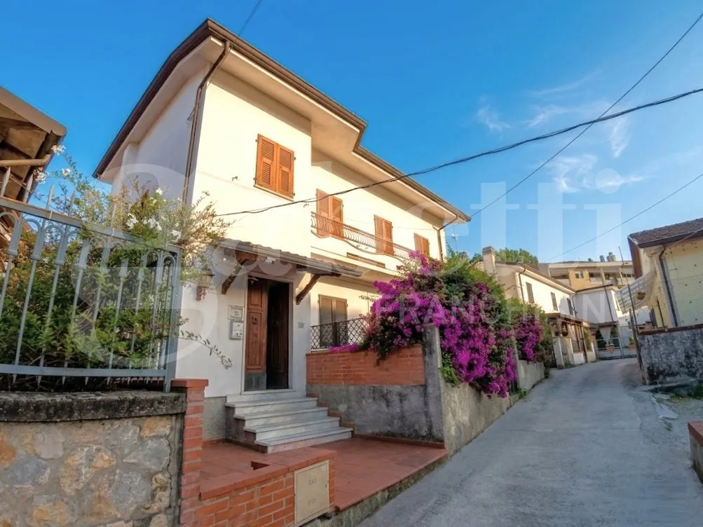 Casa Indipendente in vendita a Carrara, Perticata, Bonascola, Nazzano - foto 3