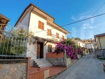 Casa Indipendente in vendita a Carrara, Pe... - foto 1