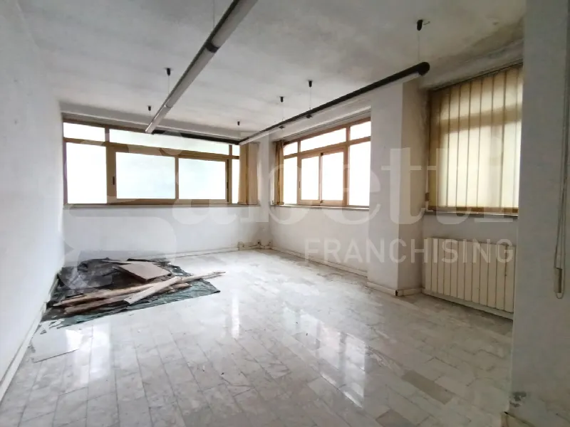 Appartamento in vendita a Carrara, Centro - foto 2