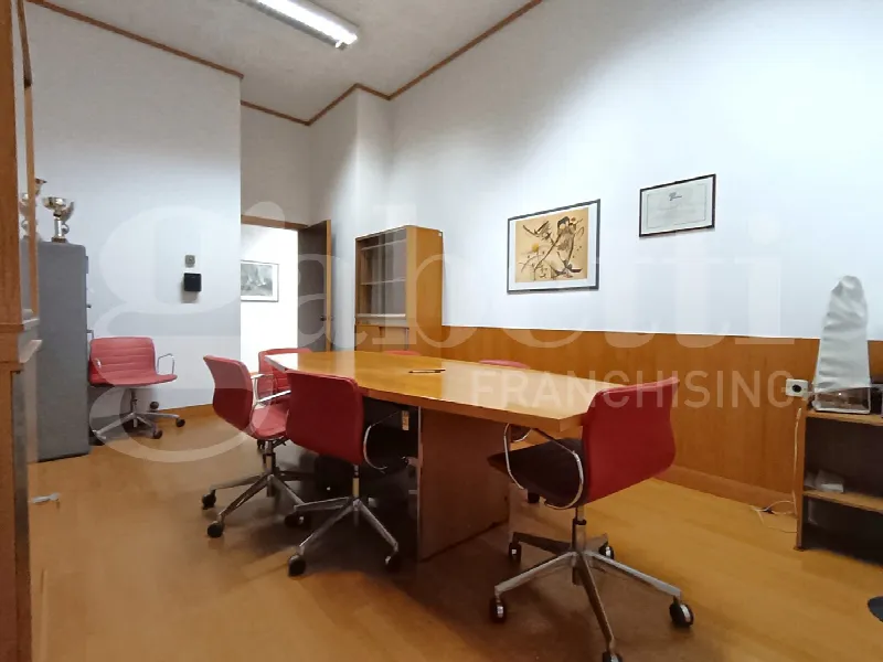 Palazzo/Stabile in vendita a Carrara, Centro - foto 2