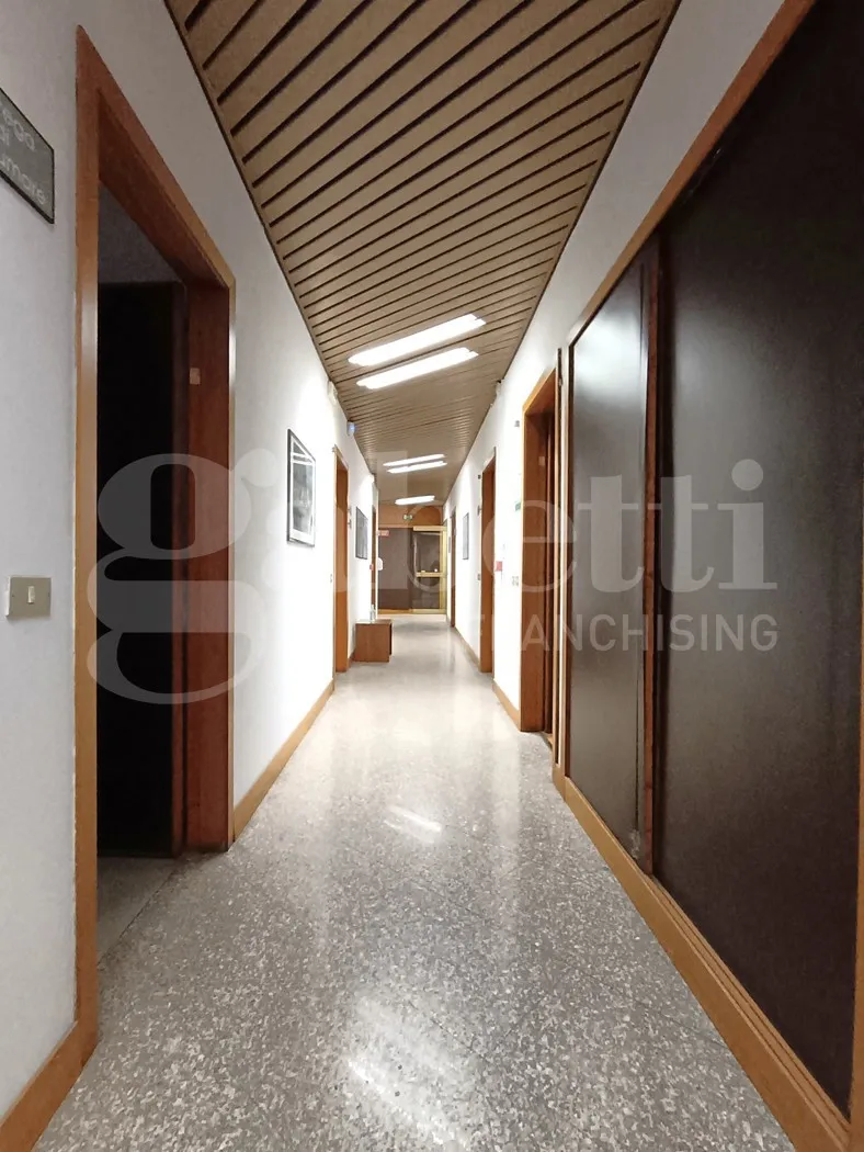 Palazzo/Stabile in vendita a Carrara, Centro - foto 4