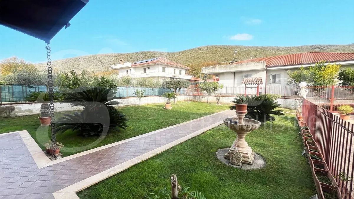 Casa Indipendente in vendita a Pastorano - foto 2