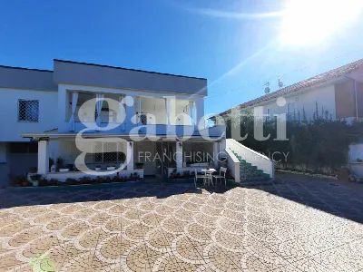 Villa a Giugliano in Campania