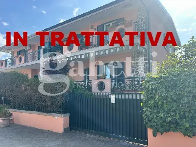 Casa Indipendente a Giugliano in Campania