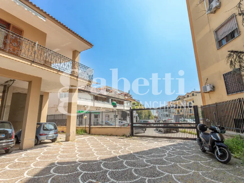 Palazzo/Stabile in vendita a Mugnano di Napoli - foto 1