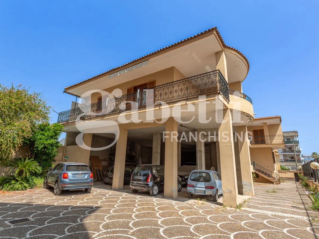 Palazzo/Stabile in vendita a Mugnano di Napoli - foto 2