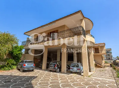 Palazzo/Stabile in vendita a Mugnano di Na... - foto 2