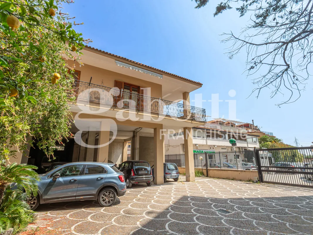 Palazzo/Stabile in vendita a Mugnano di Napoli - foto 4