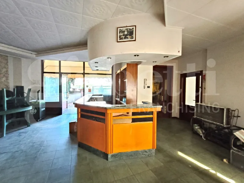 Palazzo/Stabile in vendita a Massa Martana - foto 1