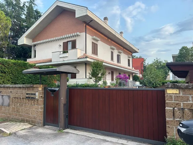 Casa Indipendente in vendita a Pescara, Colli, Ospedale - foto 1