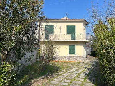 Casa Indipendente in vendita a Cugnoli - foto 1