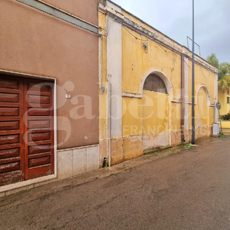 Palazzo/Stabile in vendita a Racale - foto 2