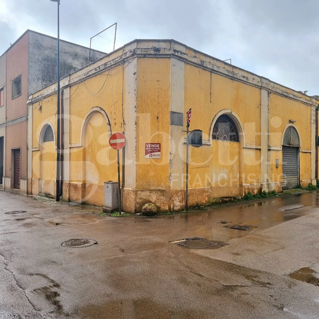 Palazzo/Stabile in vendita a Racale - foto 4