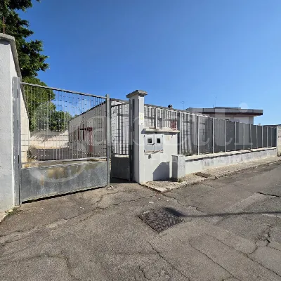 Palazzo/Stabile in vendita a Guagnano - foto 1