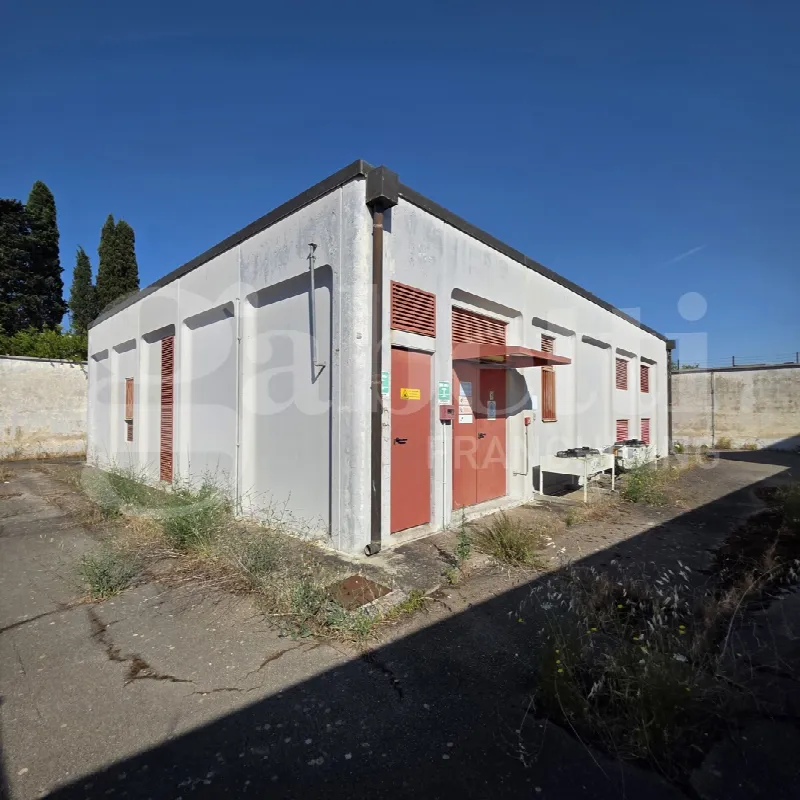 Palazzo/Stabile in vendita a Guagnano - foto 3