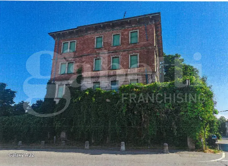 Palazzo/Stabile in vendita a Fiorenzuola d'Arda - foto 1