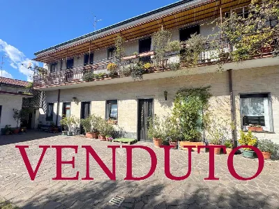 Casa Indipendente in vendita a Busto Arsiz... - foto 1